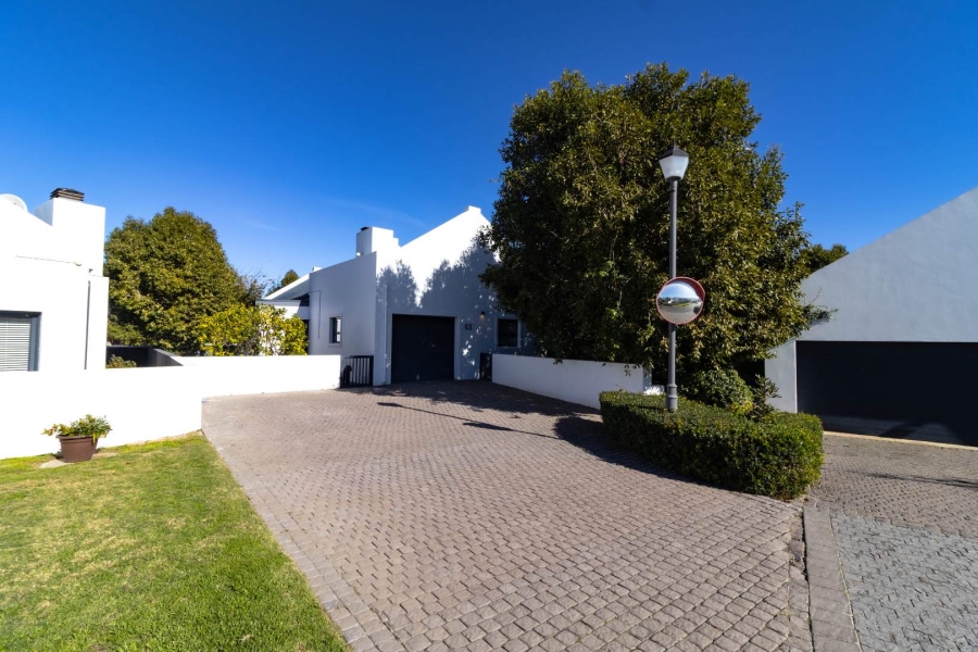 2 Bedroom Property for Sale in Sandbaai Western Cape